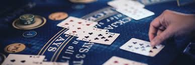 Feature cards showing Circle Game safety and mobile browsing guidance